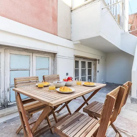 Portucale ! Olaias Design With Terrace