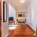 Portucale ! Olaias Design With Terrace Daire Lisboa