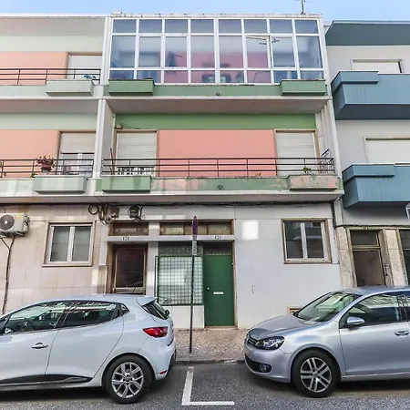 Portucale ! Olaias Design With Terrace Daire Lisboa